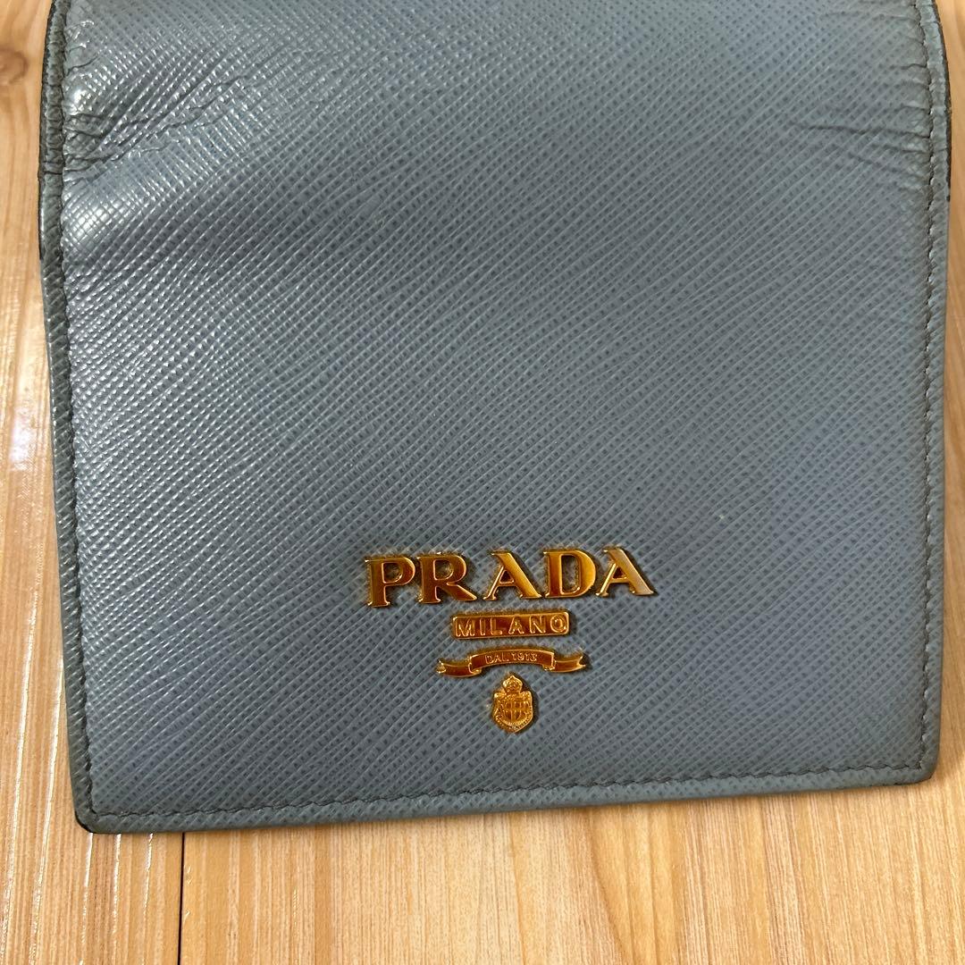 PRADA サフィアーノ　二つ折り財布　レザー　水色