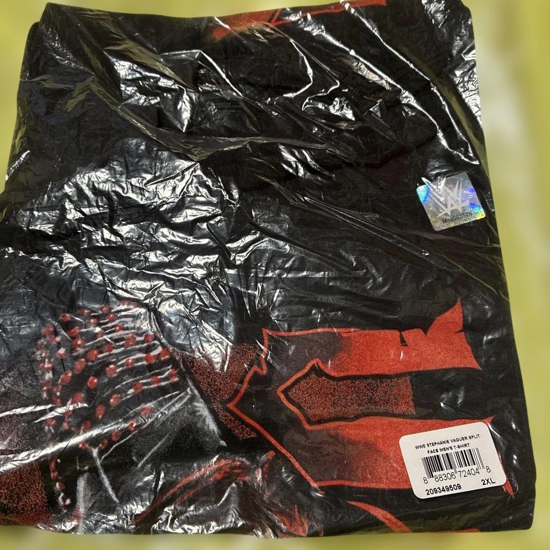 2XLサイズ WWE Tシャツ　ステファニー・バッケル　　スプリットフェイス