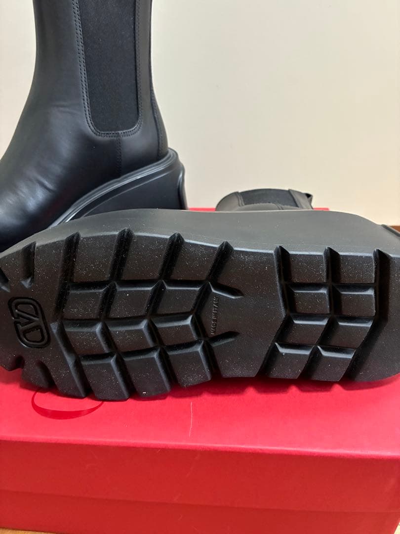 新品未使用】ヴァレンティノ　ショートブーツ