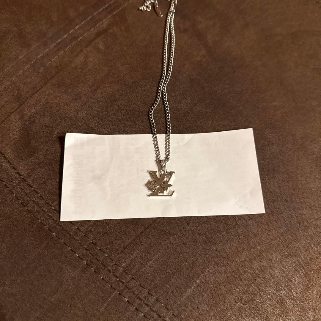 【LOUIS VUITTON】ペンダント・モノグラム　ロウ　シルバー
