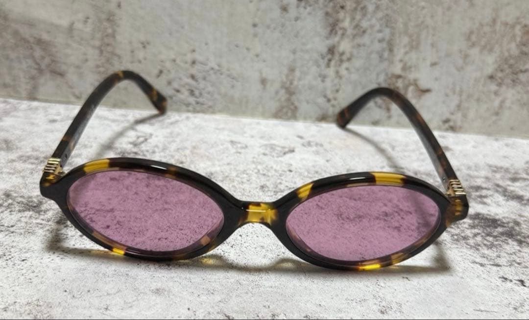タイムセール中。MIUMIU レディーサングラス