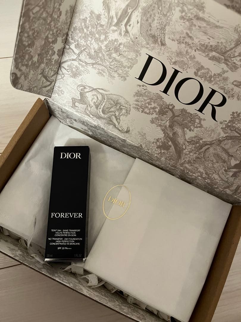 Dior ディオールスキン フォーエヴァー フルイド マット 1.5N