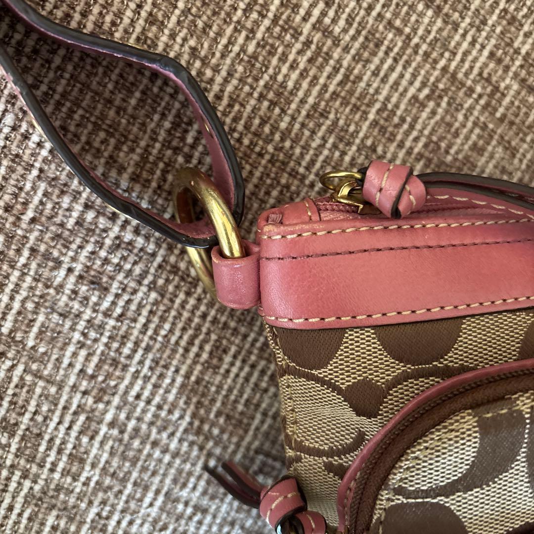 美品Coach コーチ　ボディバッグ・ウエストポーチ ベージュ・ピンク