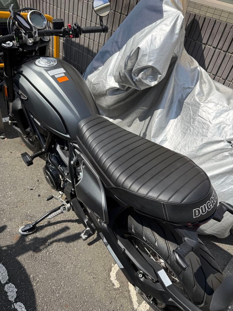 ducati スクランブラー800 カフェシート
