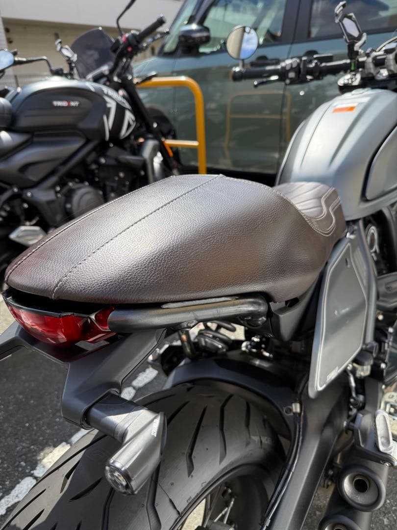 ducati スクランブラー800 カフェシート