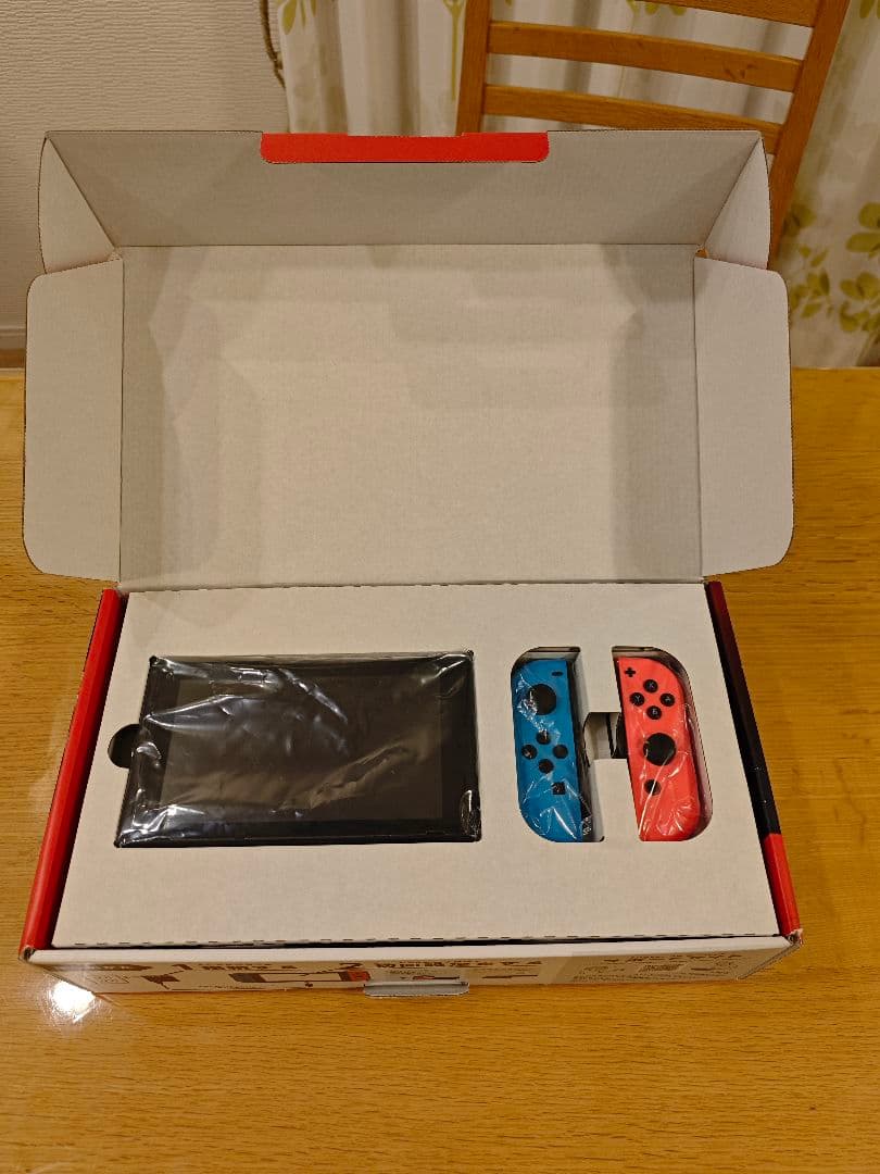 Nintendo Switch 本体 Joy-Conネオンブルー/ネオンレッド