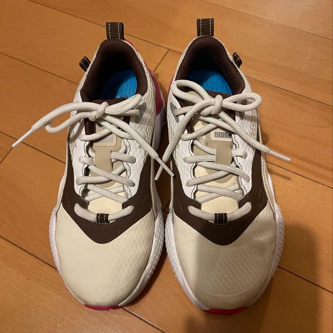 【ほぼ新品】防水 PUMAゴルフレディースシューズ23.0