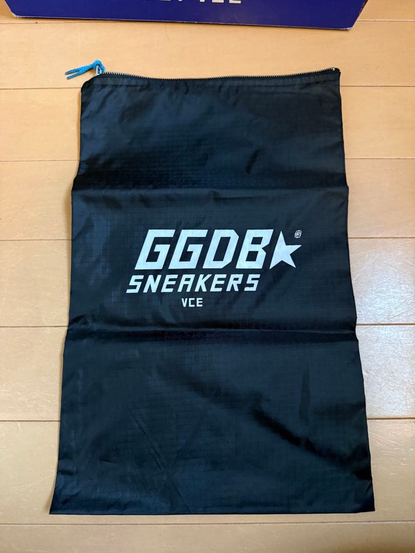 GOLDEN  GGDB ゴールデングース　ブラックスニーカー