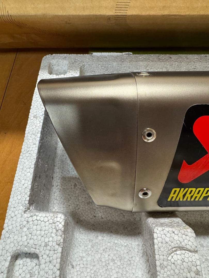 AKRAPOVIČ スリップオンマフラー 車検対応本体YAMAHAMT10