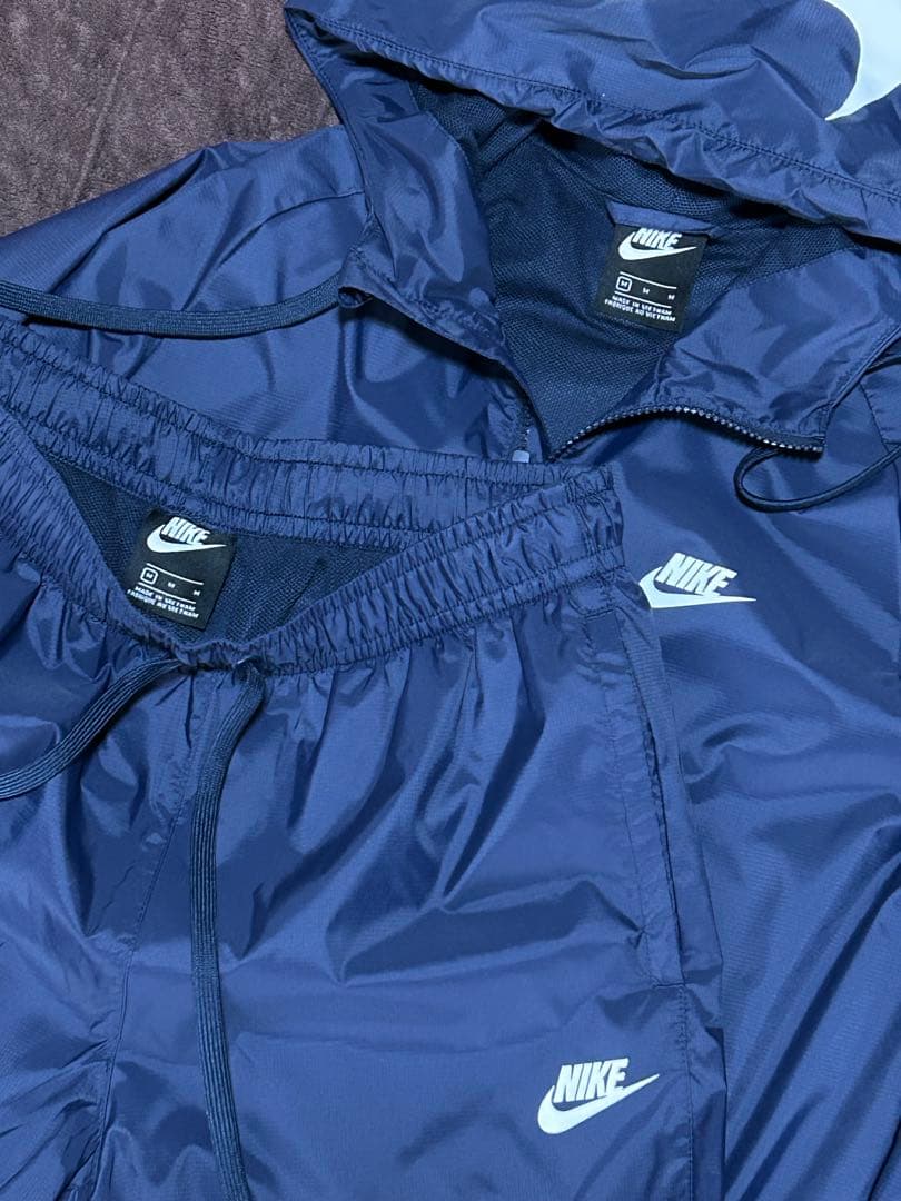 メイ　Nike ウインドブレーカー