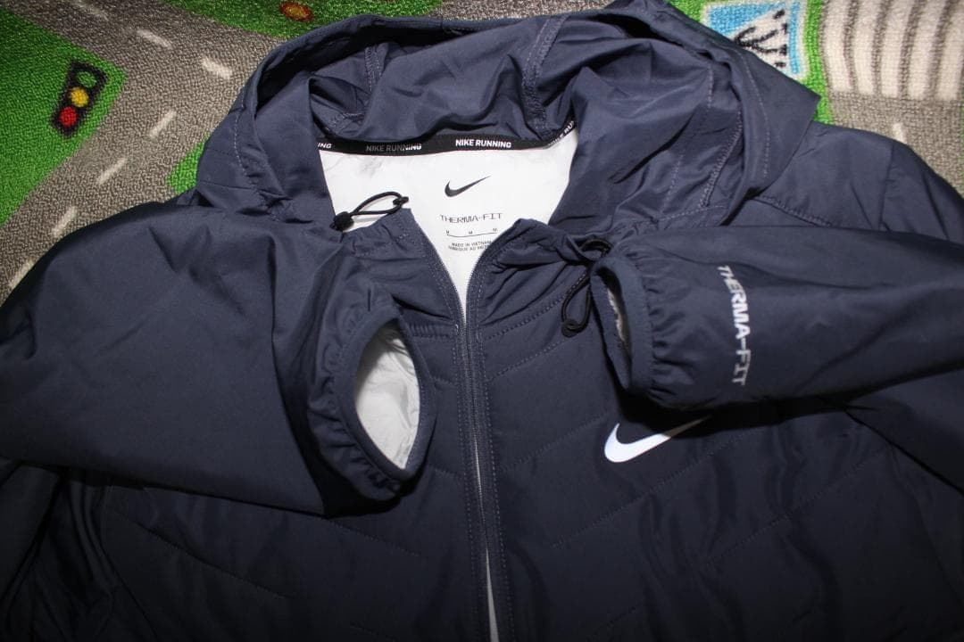 ナイキNIKE　M紺中綿入りウインドブレーカーランニングジャケット　DD5645