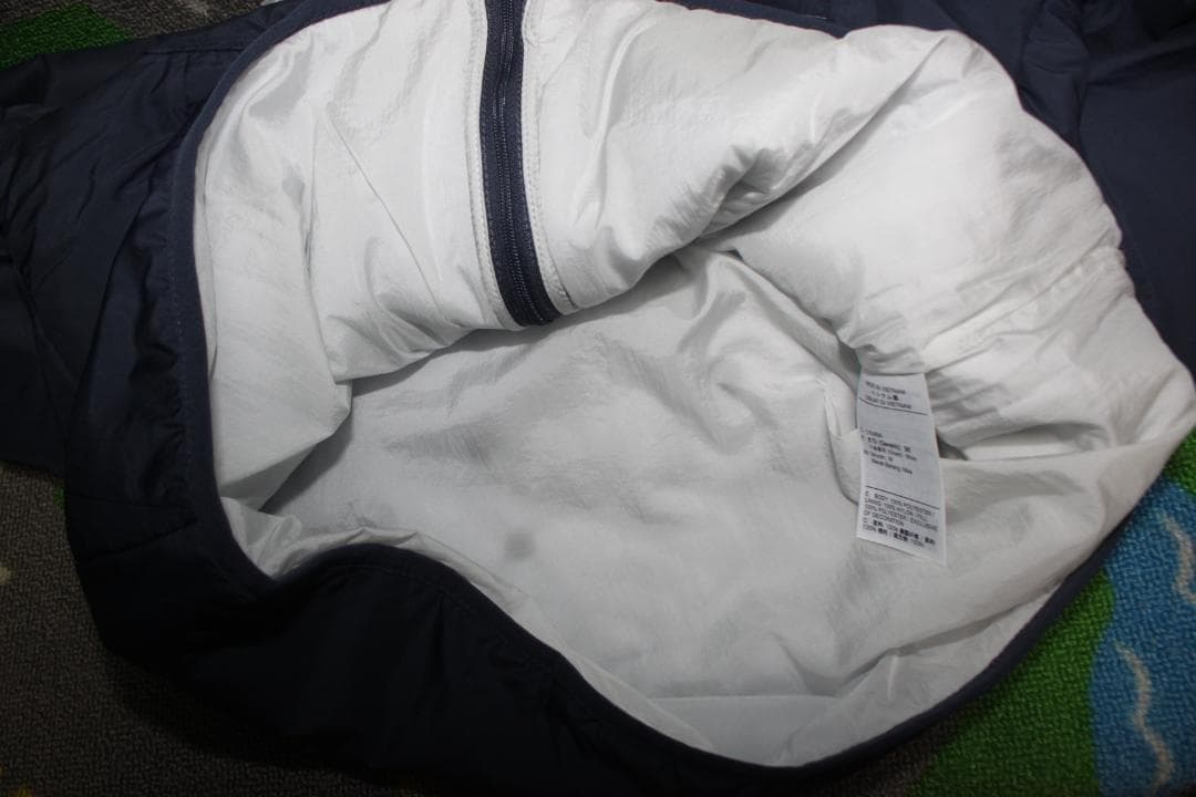 ナイキNIKE　M紺中綿入りウインドブレーカーランニングジャケット　DD5645