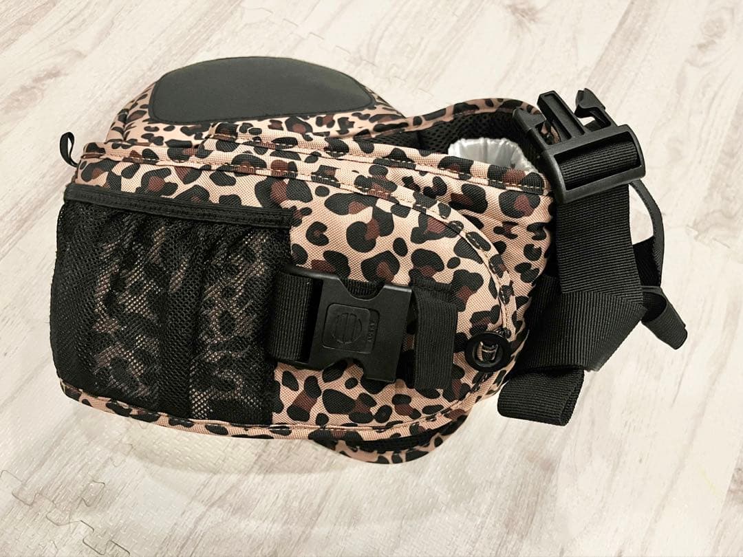 TushBaby タッシュベビー ヒップシートレオパード