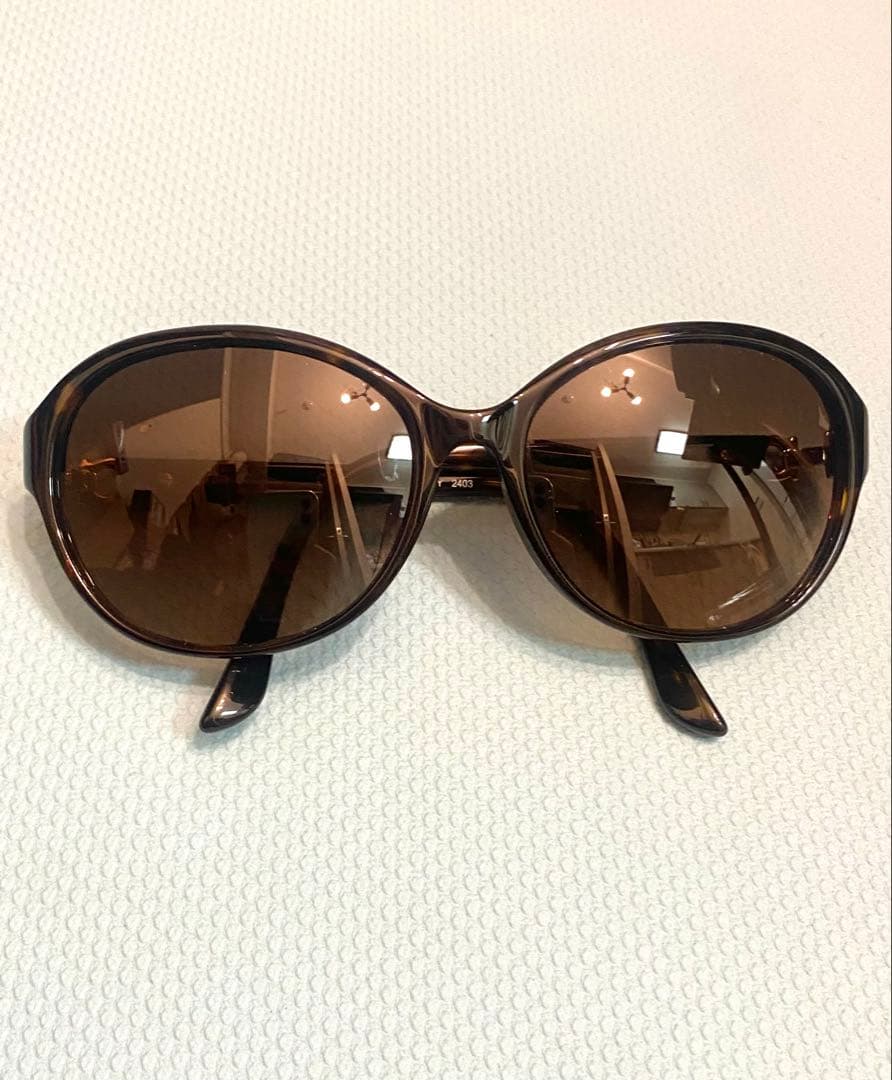 Ferragamo ダークブラウン サングラス