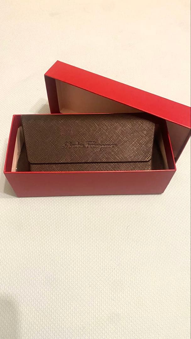 Ferragamo ダークブラウン サングラス