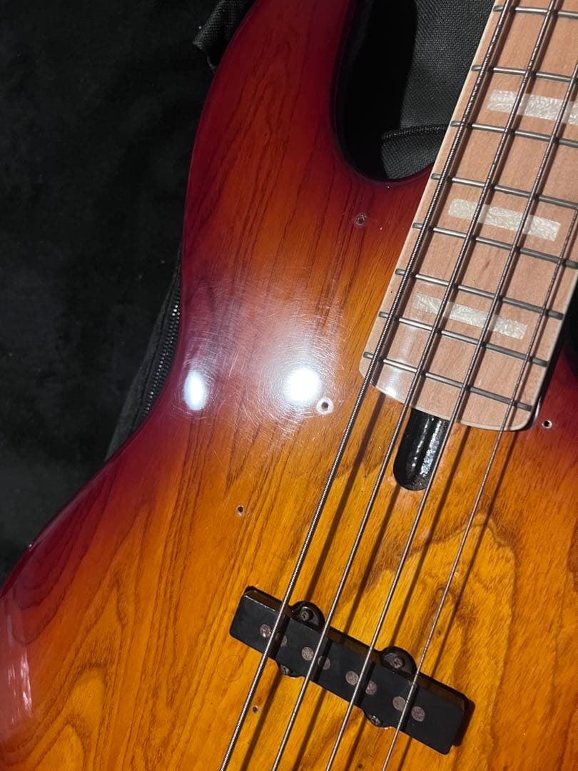 ベース Sire by Marcus Miller V7