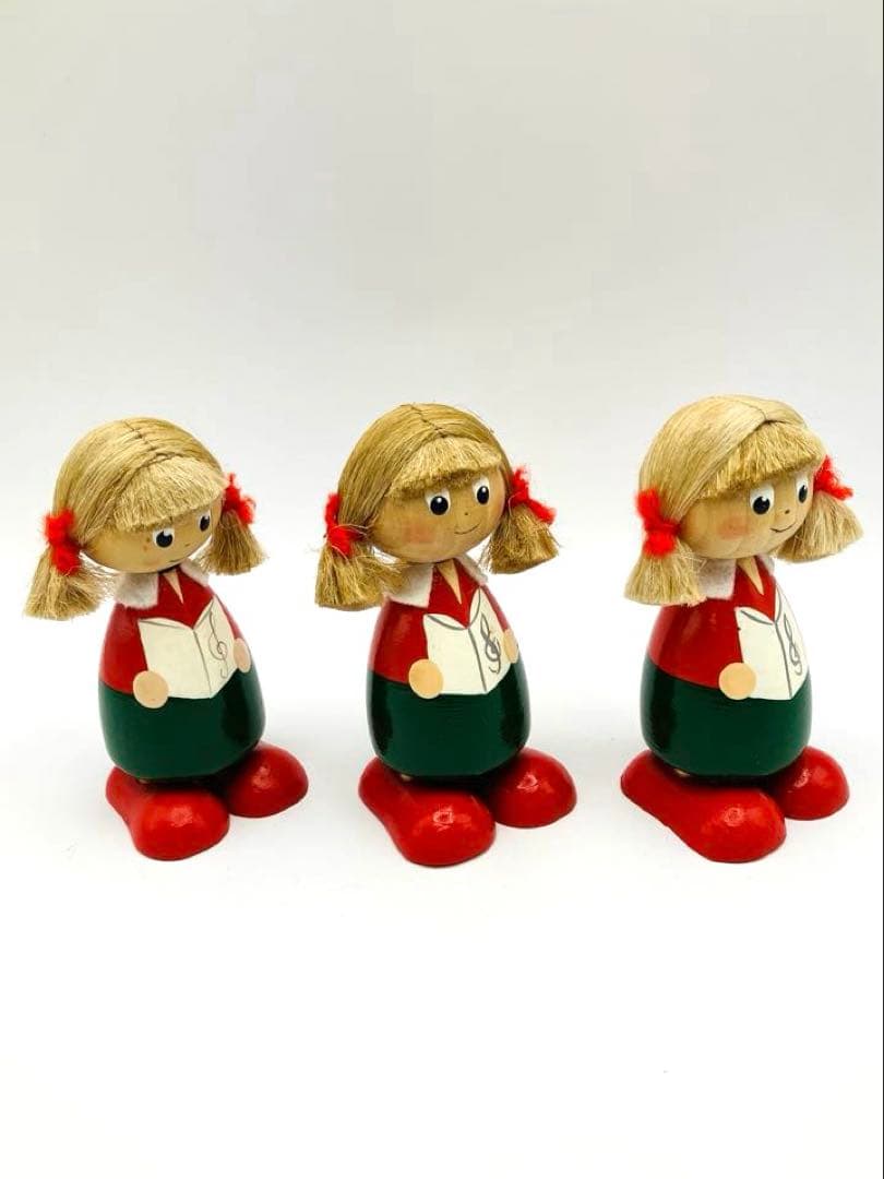 ノルディカニッセ　楽譜を持った女の子3体