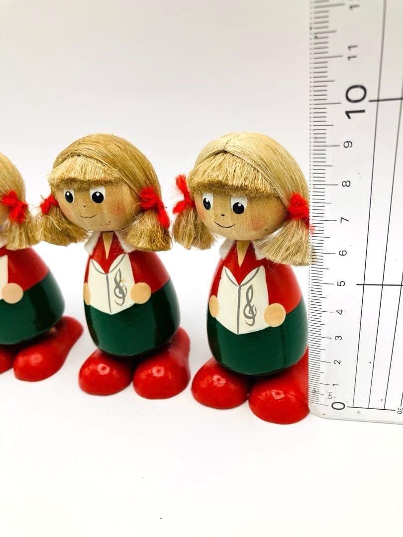 ノルディカニッセ　楽譜を持った女の子3体