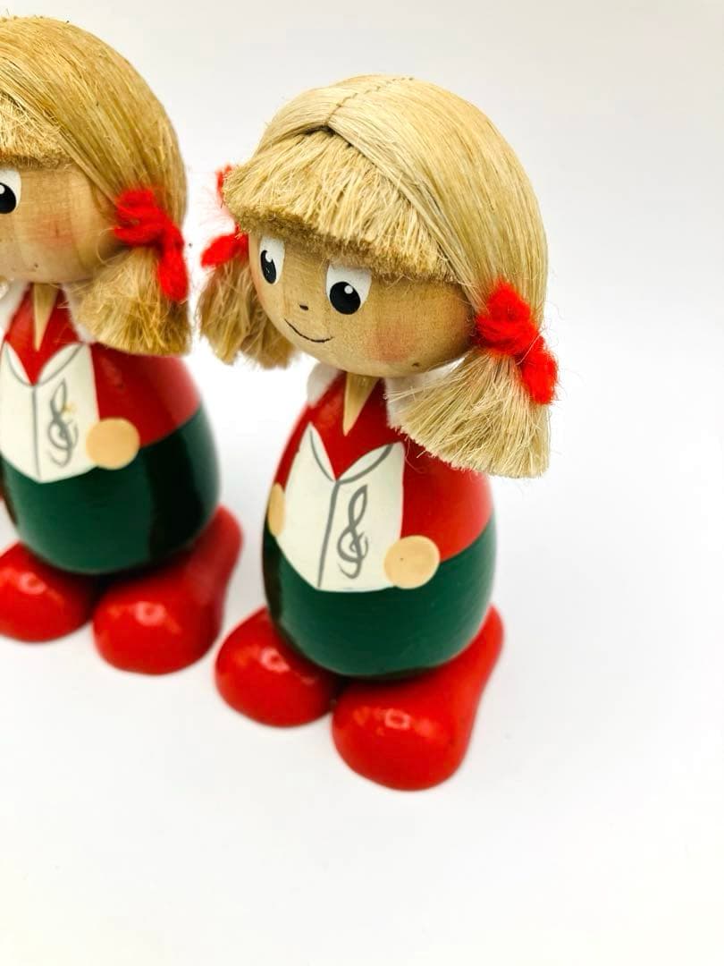 ノルディカニッセ　楽譜を持った女の子3体