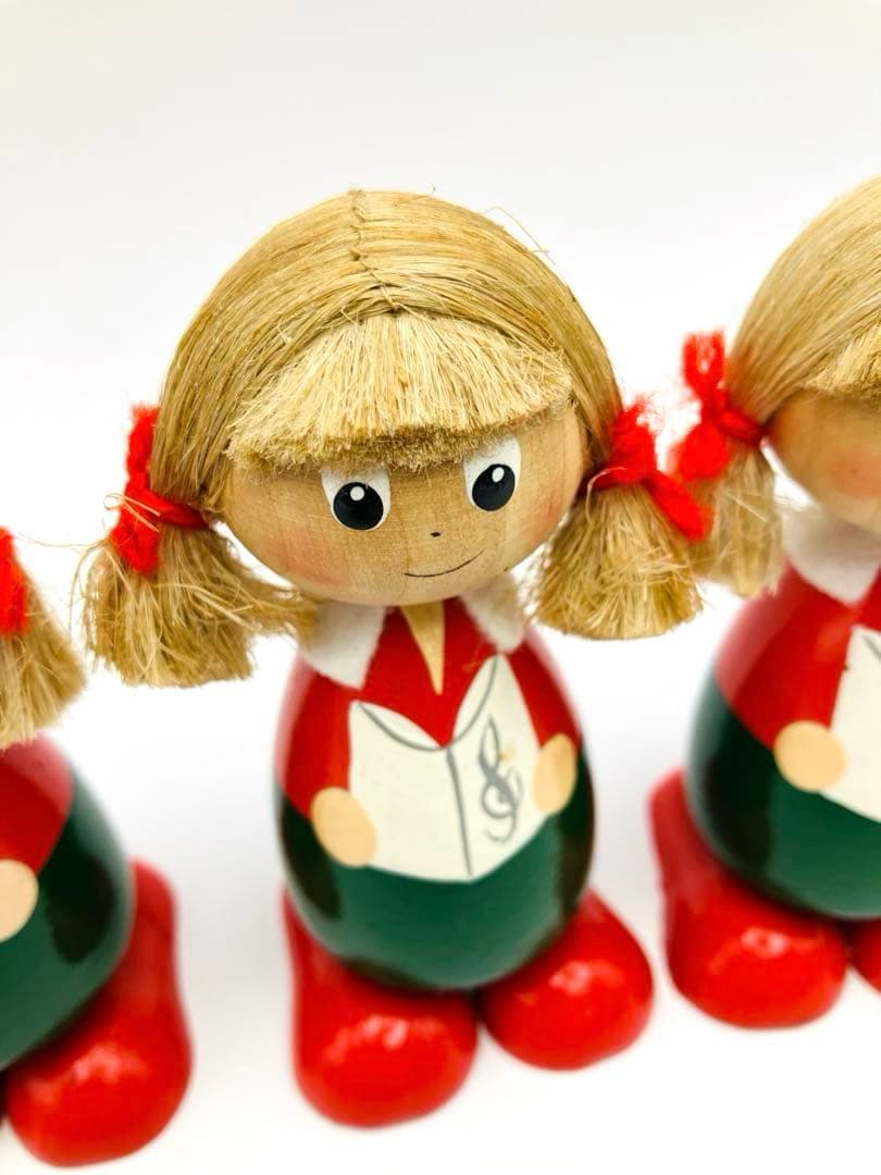 ノルディカニッセ　楽譜を持った女の子3体