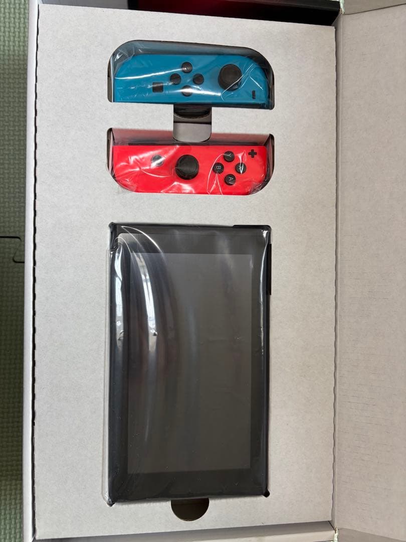 Nintendo Switch 本体 ネオンブルー・ネオンレッド
