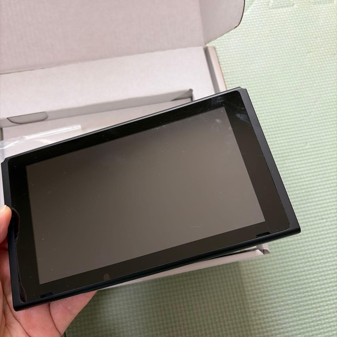 Nintendo Switch 本体 ネオンブルー・ネオンレッド
