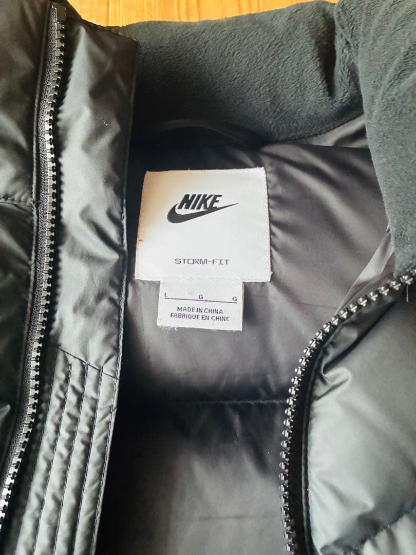Nike Storm-Fit ブラック ダウンベスト
