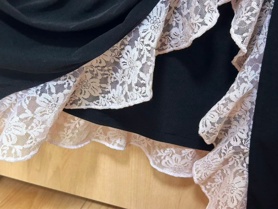 GOLDS♡ビジューバックル付き♡ラッフルフリルレース♡キャミトップス♡黒ピンク
