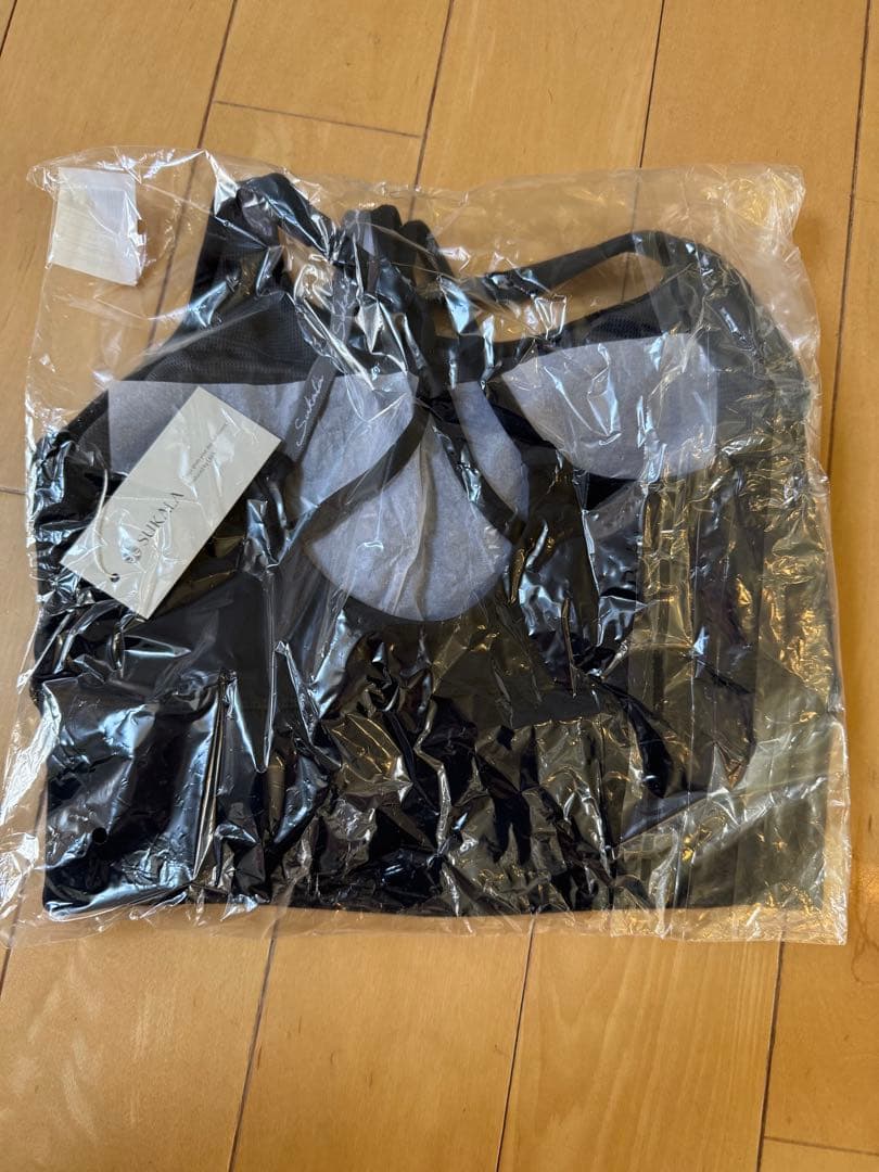 新品未使用　タグ付き　SUKULA 黒 ベーシックロゴブラトップ　M