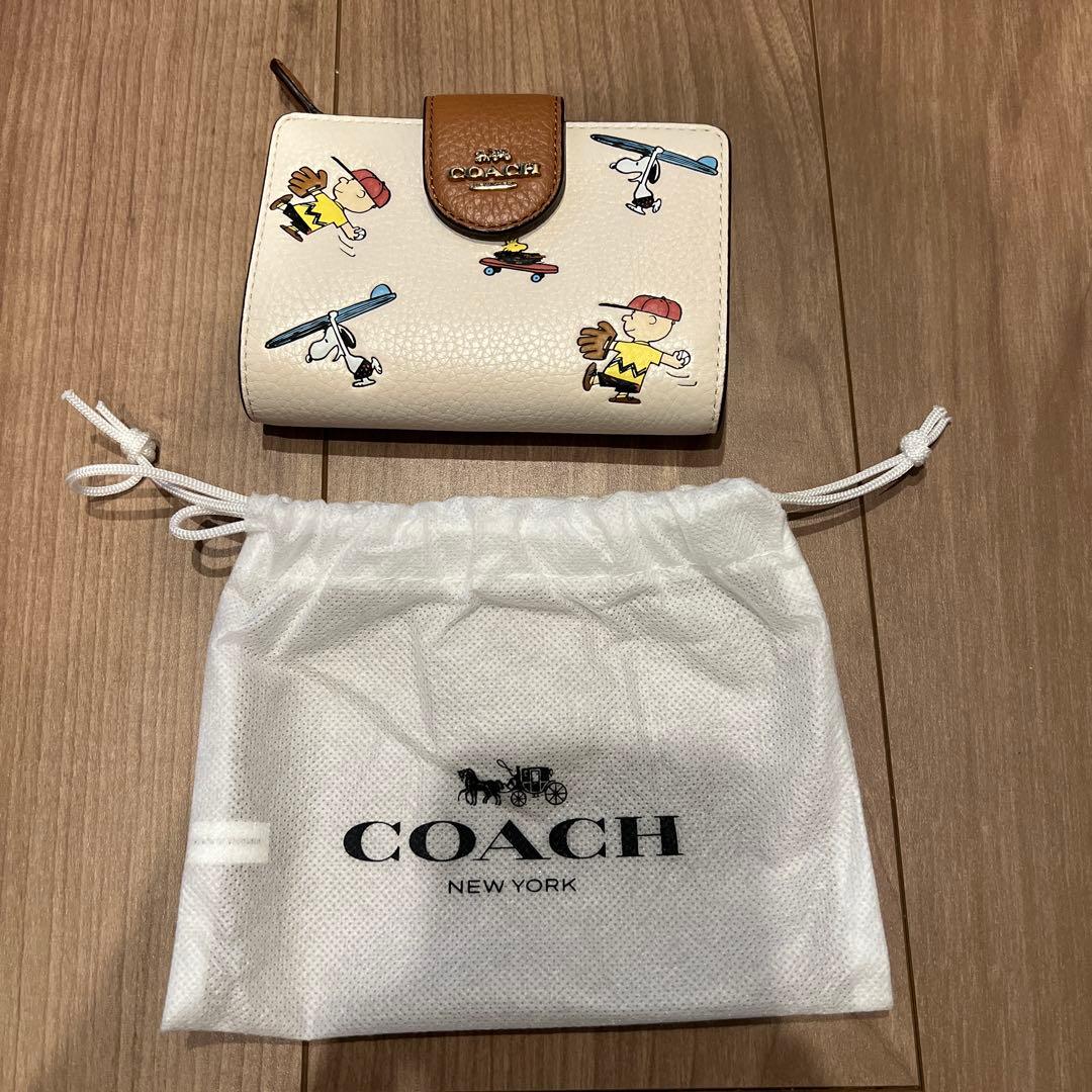 coach コーチ　スヌーピーコラボ財布　peanuts 二つ折り　美品♡