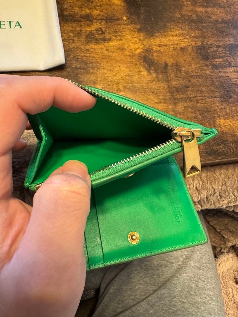 ボッテガヴェネタ 二つ折り財布 カセット マキシイントレ グリーン レザー