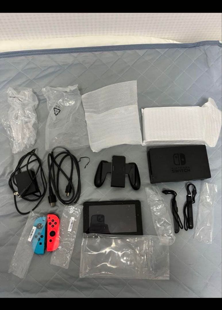Nintendo Switch 本体 ネオンブルー・レッド ソフト付き