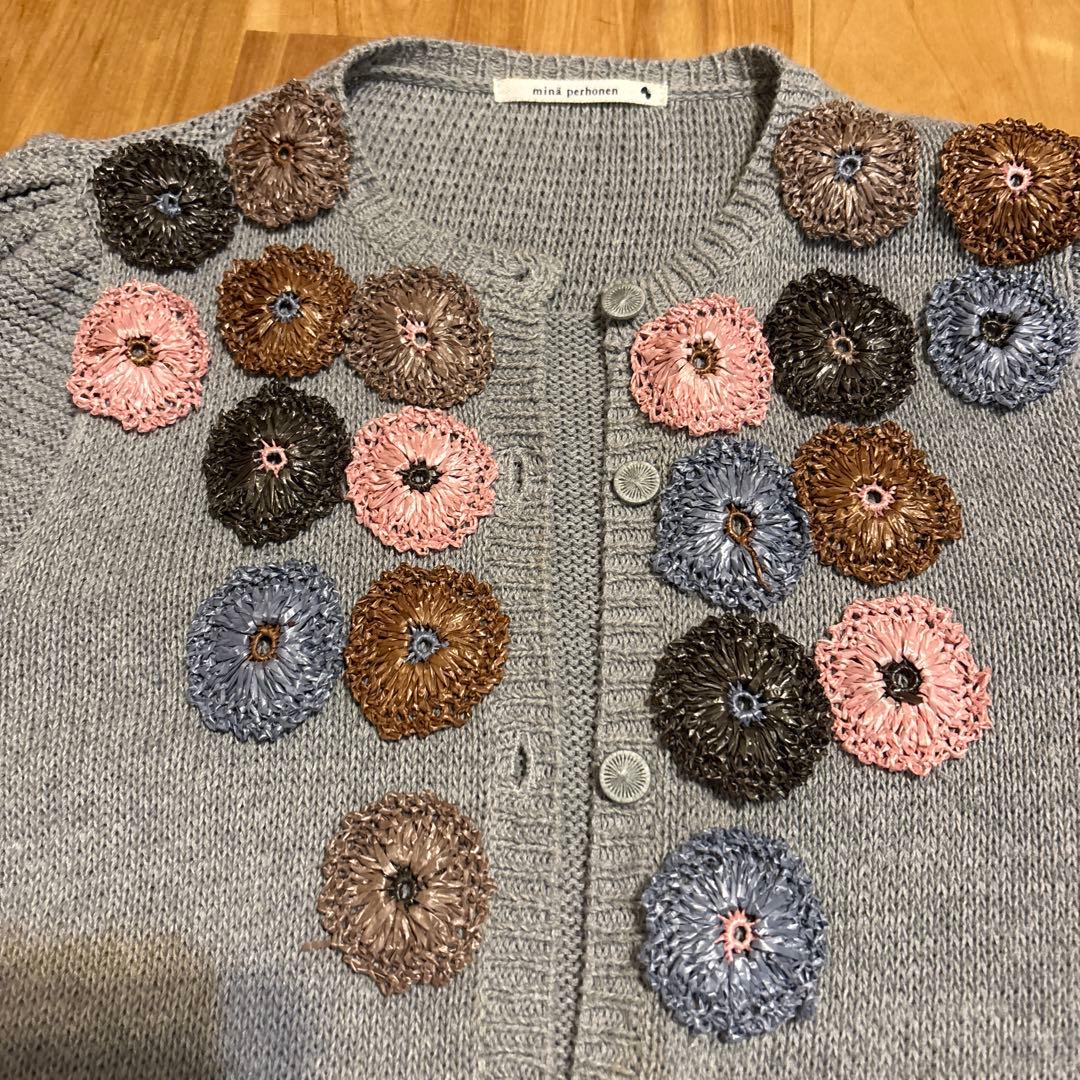 ミナペルホネン os8144 花モチーフ刺繍 グレー ニットカーディガン