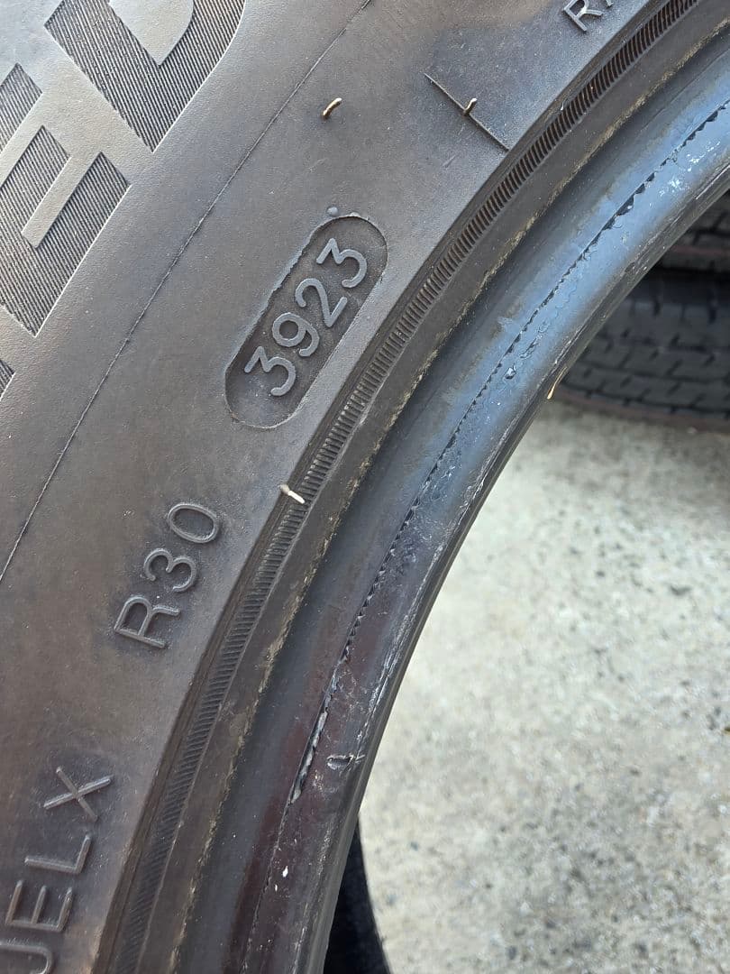 235/55R18 ハリアー　4本セット