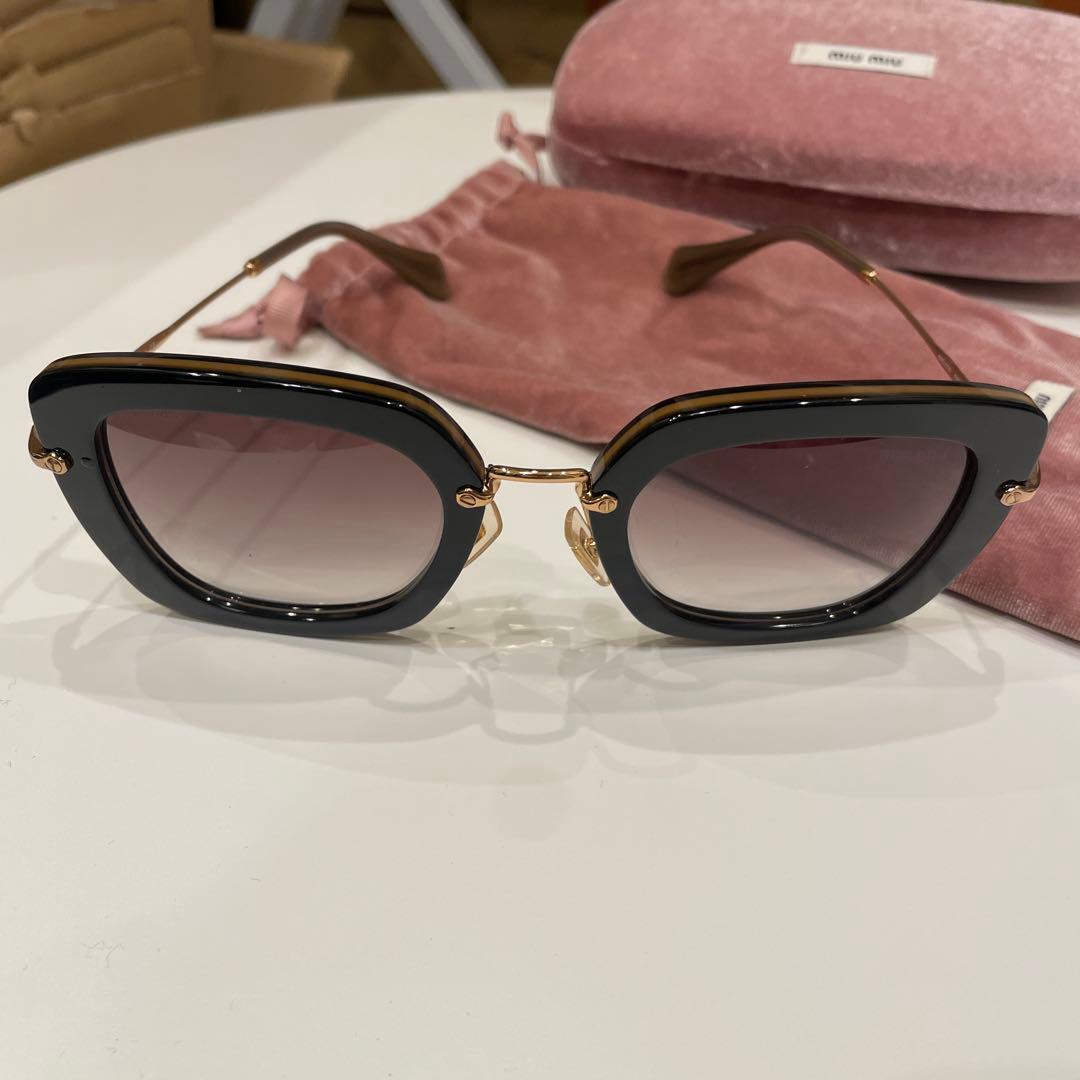 miu miu スクエアサングラス ケース付き　期間限定割引2000円