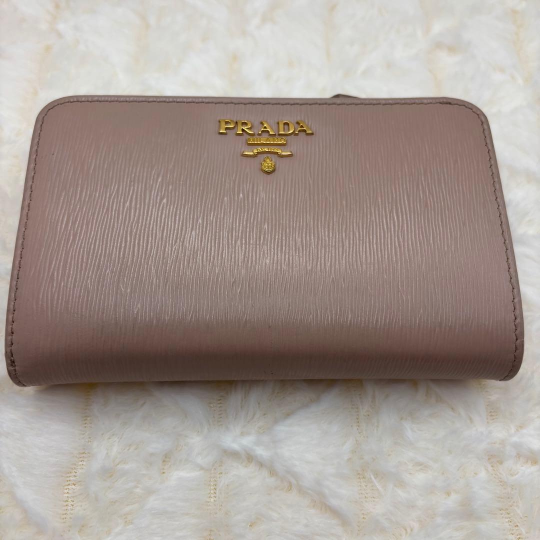 美品　プラダ✨ヴィッテロムーブ　L字ファスナー　　ベージュ　金ロゴ　折り財布