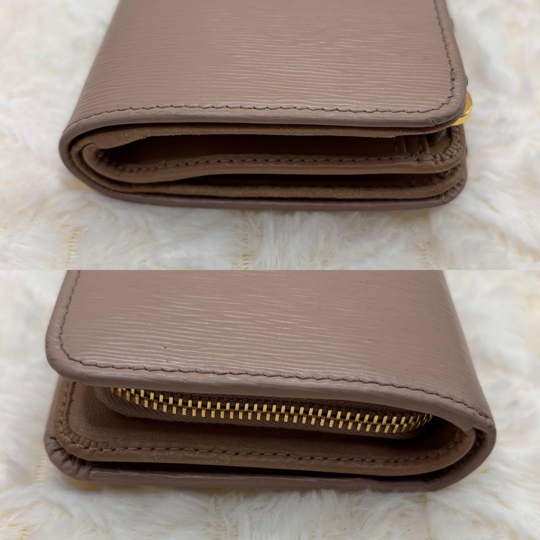 美品　プラダ✨ヴィッテロムーブ　L字ファスナー　　ベージュ　金ロゴ　折り財布