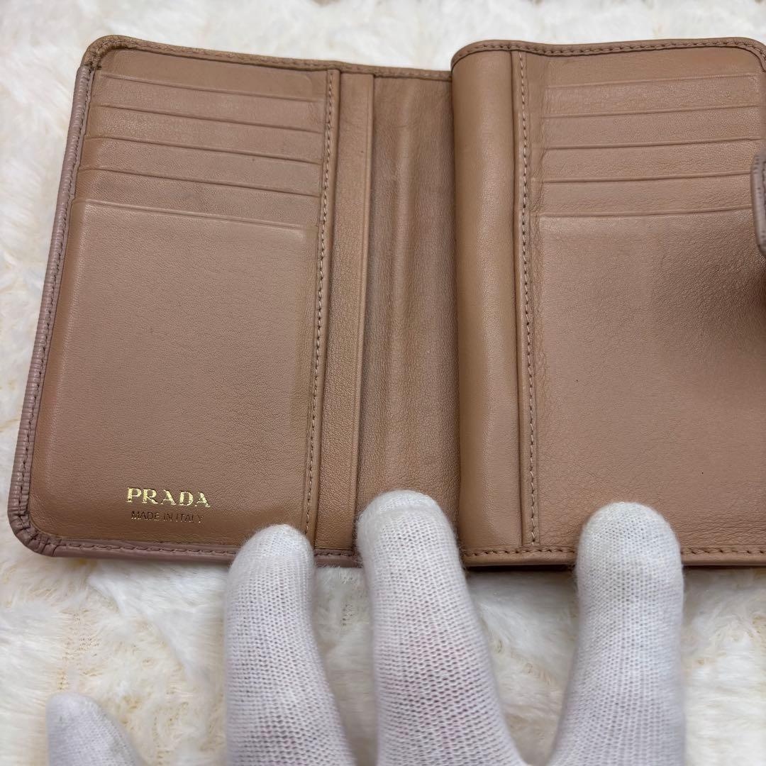 美品　プラダ✨ヴィッテロムーブ　L字ファスナー　　ベージュ　金ロゴ　折り財布