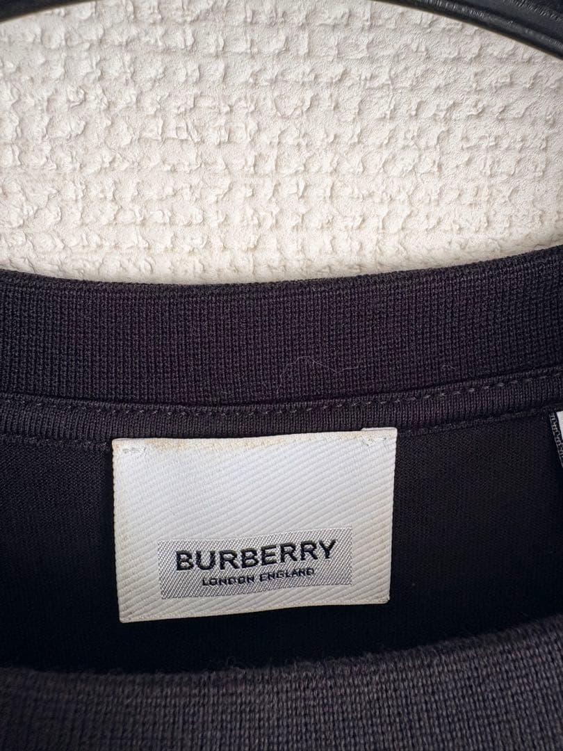 BURBERRY ブラック Tシャツ バンビ