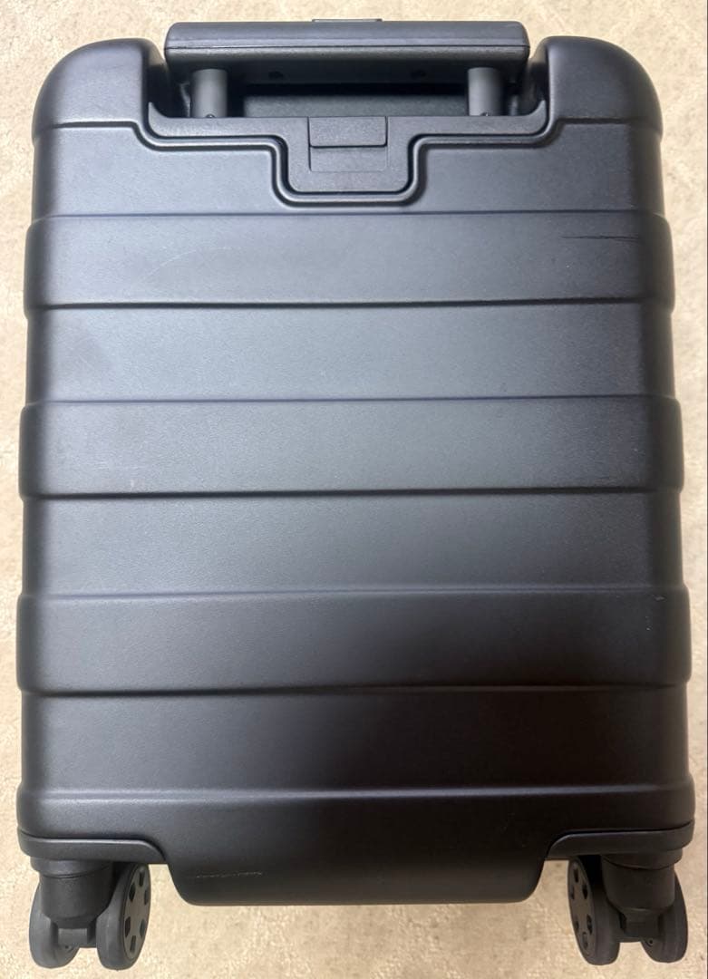 【無印良品】ブラックハードキャリーケースSSサイズ