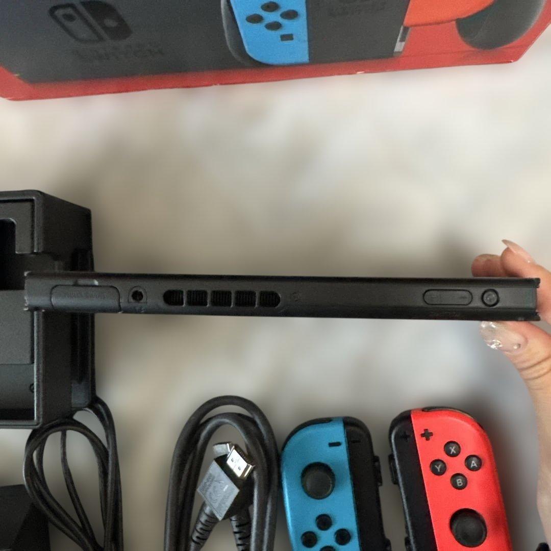 Nintendo Switch 本体 ネオンブルー/レッド　ケース付き