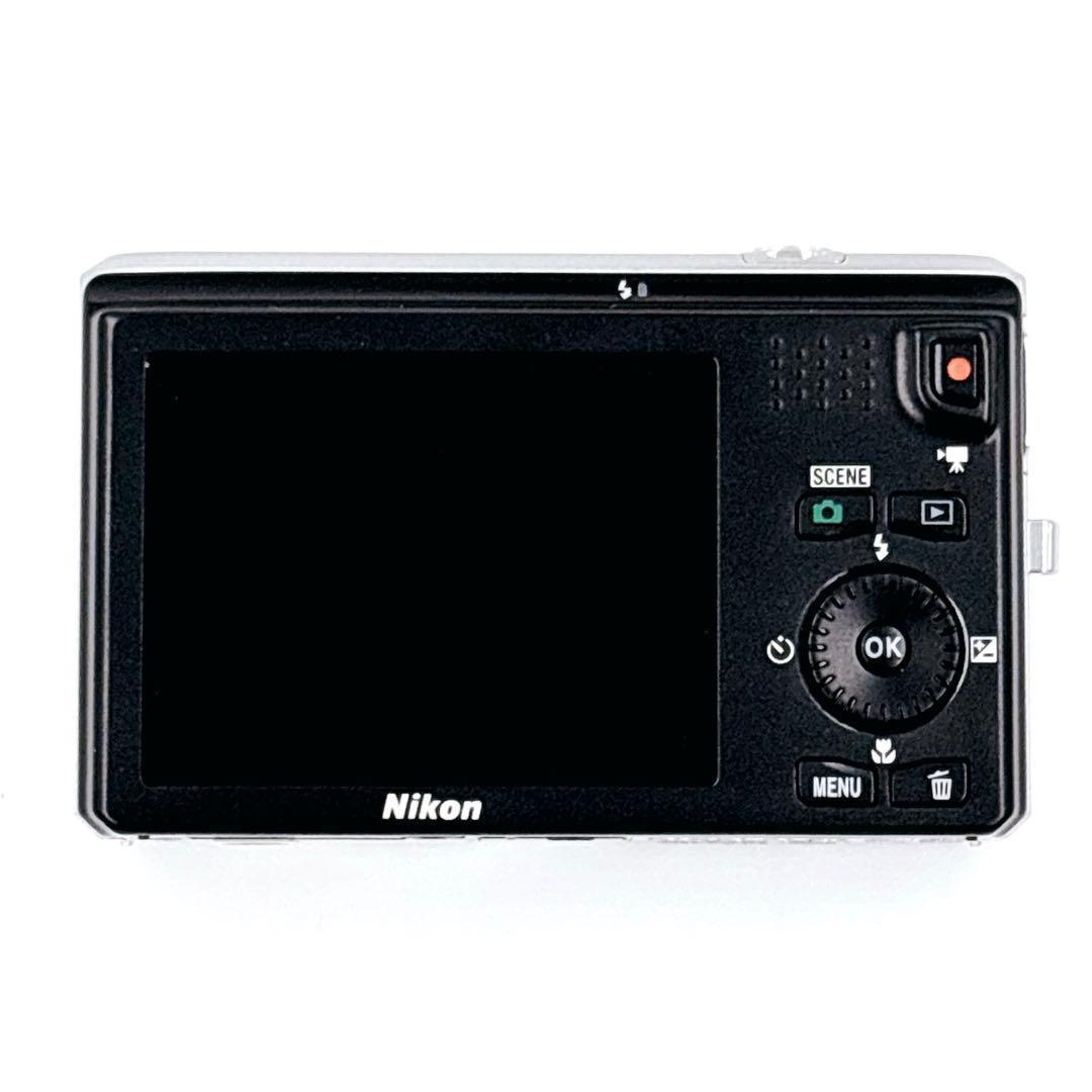 極美品 Nikon ニコン COOLPIX S6300 シルバー デジカメ