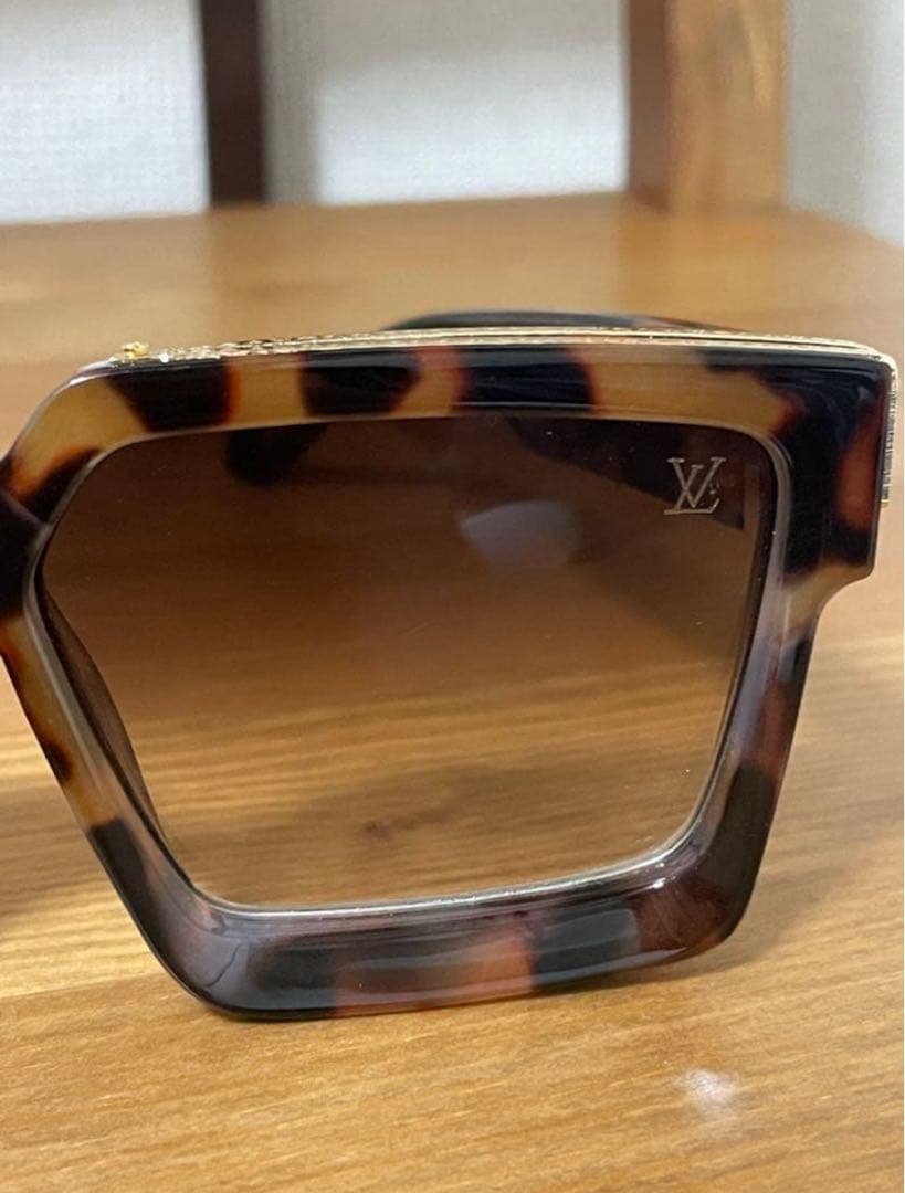 l*9様 美品 Louis Vuitton ミリオネア サングラス トータスシェ