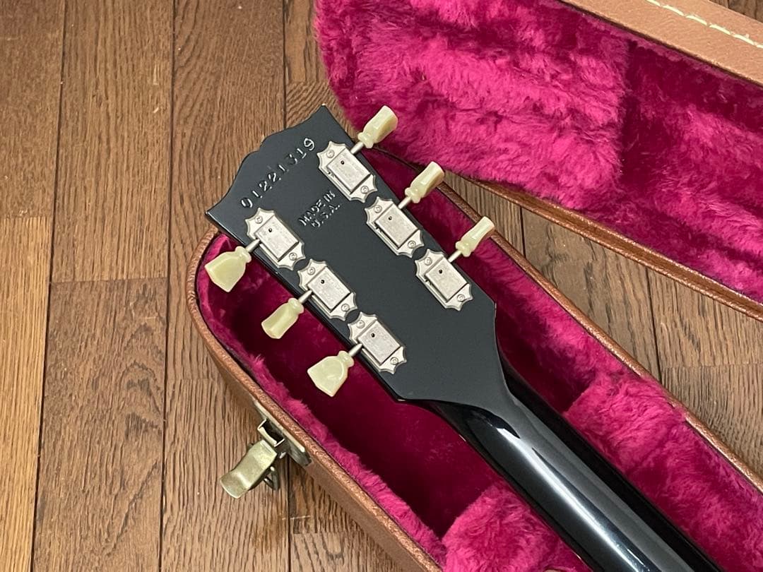 2001年製 Gibson ES-135 ブラック ビグスビー搭載