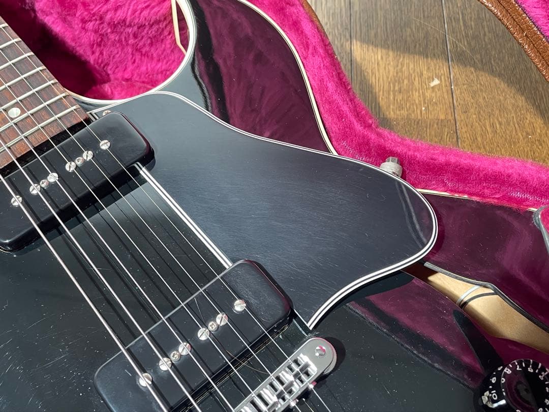 2001年製 Gibson ES-135 ブラック ビグスビー搭載
