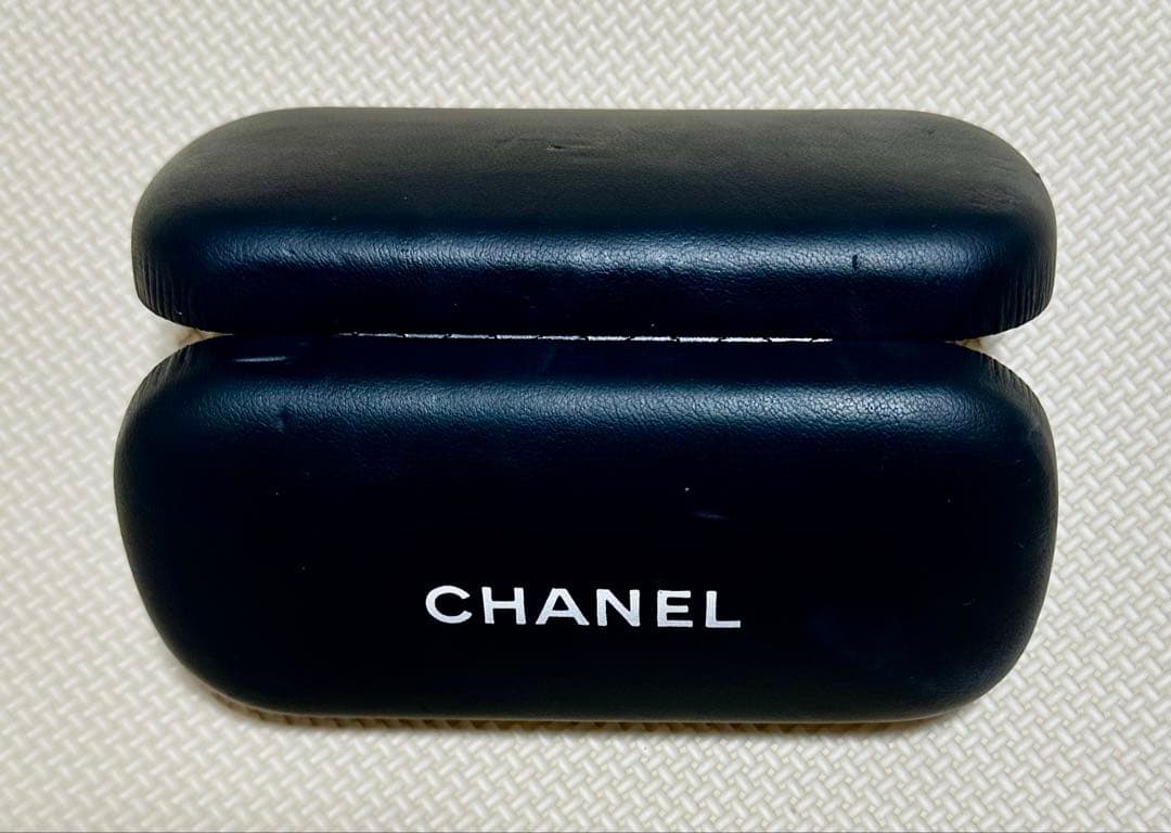 CHANELケース付きヴィンテージサングラス