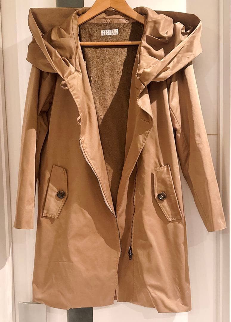 【美品】バーニーズニューヨーク ライナー付 フードコート 40 L ベージュ 春