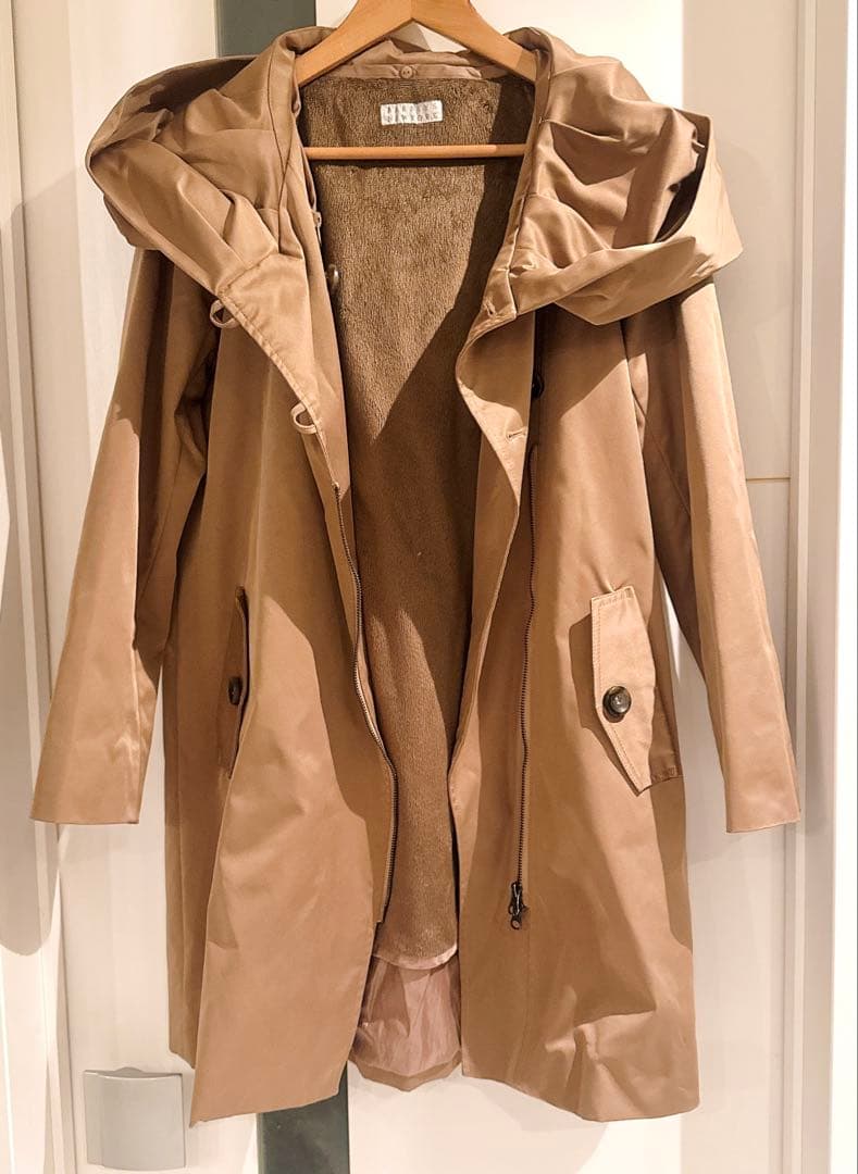 【美品】バーニーズニューヨーク ライナー付 フードコート 40 L ベージュ 春