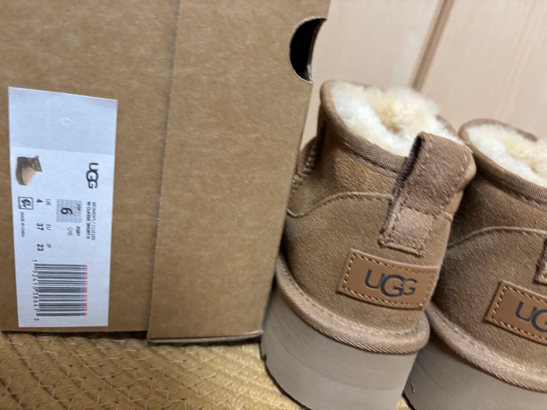 UGG 厚底23cm ふわふわベージュ ムートンブーツ