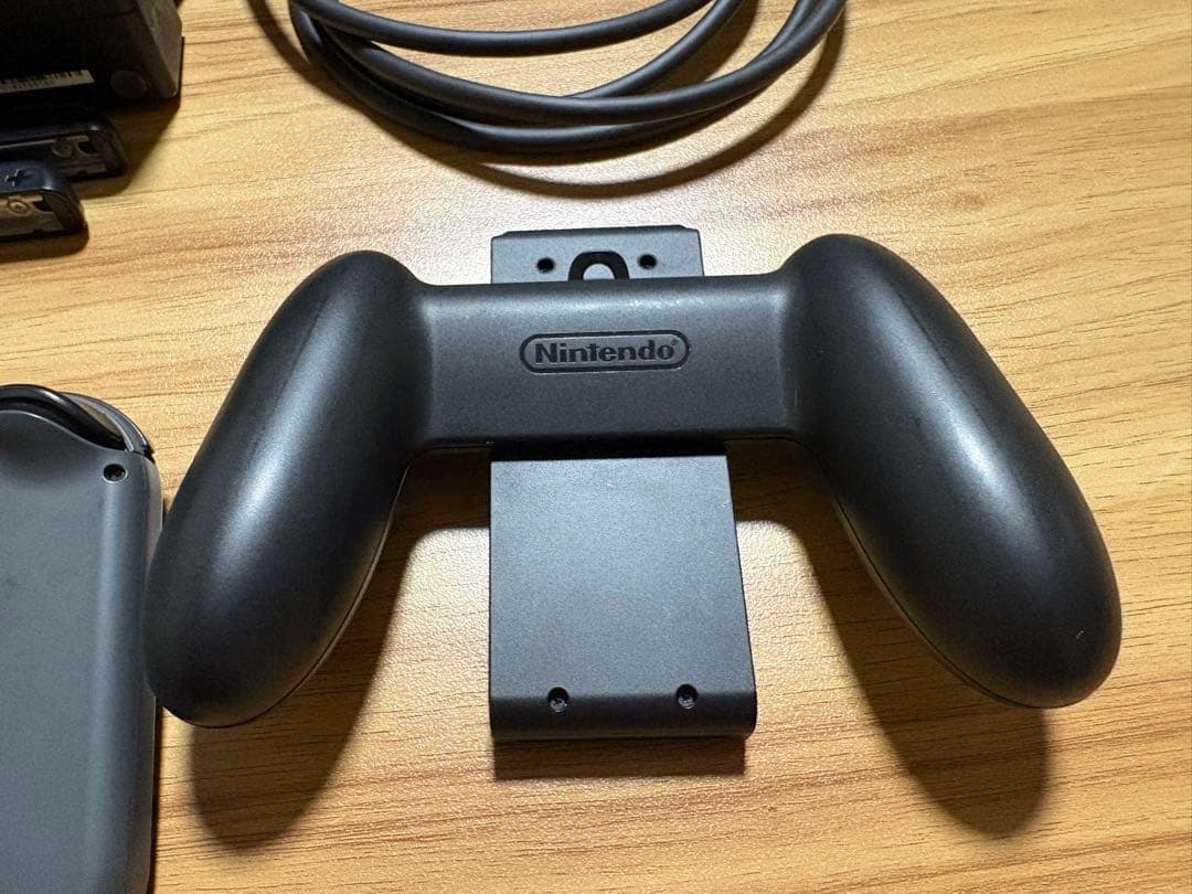 Nintendo Switch グレー 本体 付属品完備　液晶保護フィルム付